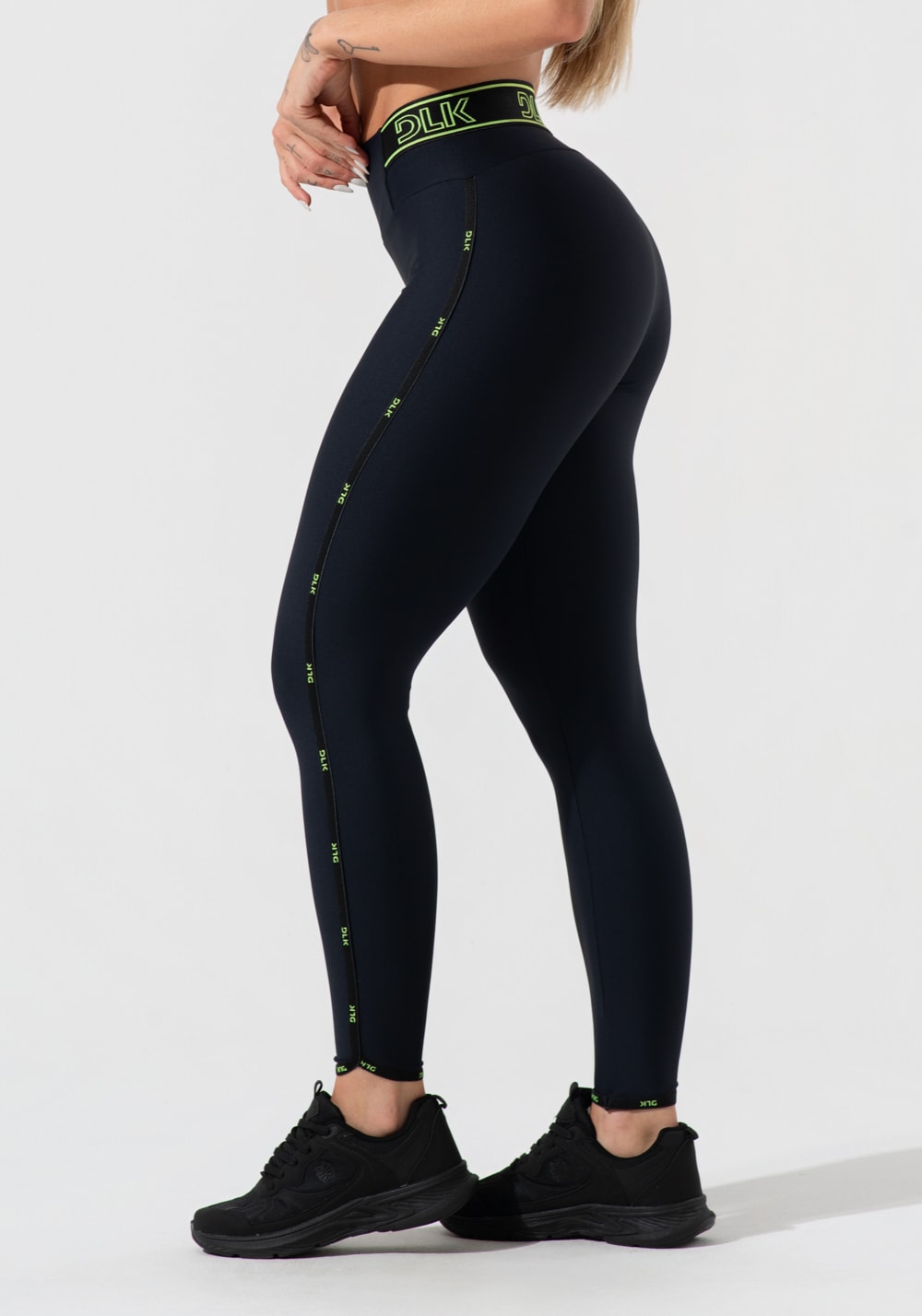 Legging fitness feminina com elásticos no cós e na lateral activity dlk preto